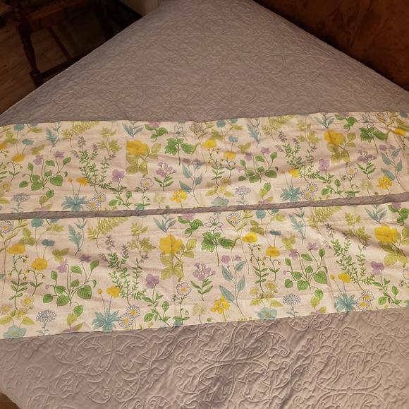 Vtg Adrienne Vittadini sham & 2 window valances - Picture 5 of 7